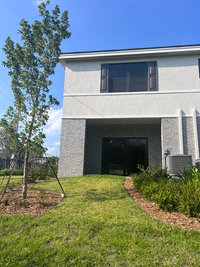 Foto del edificio - 136 SE 5th Ct