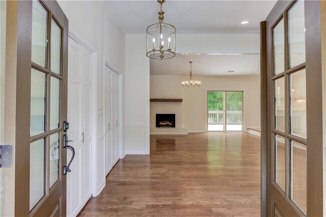 Foto del edificio - 770 Crest Valley Dr NW