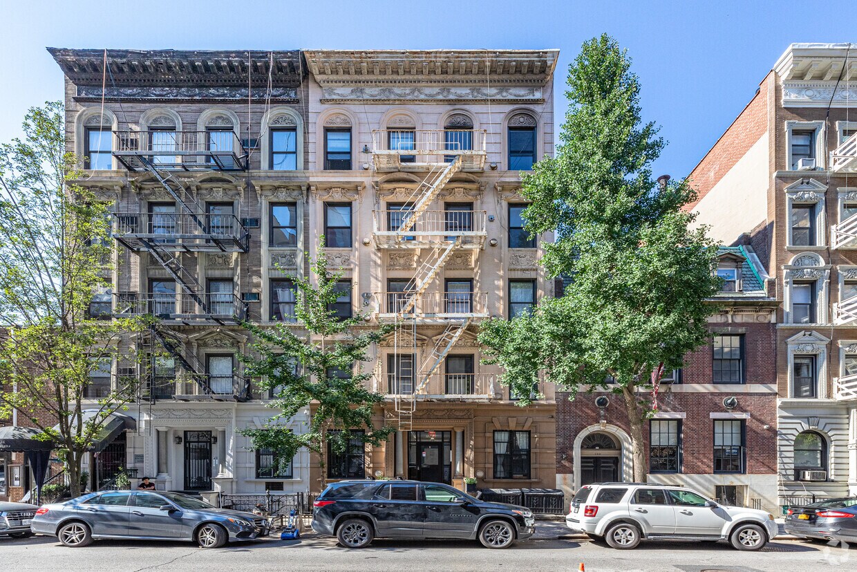 Building Photo - 126 E 83rd St