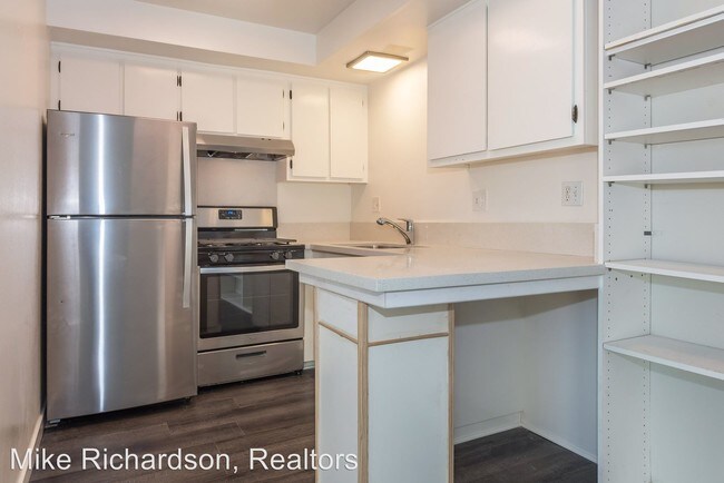 Foto del edificio - 271 Ellwood Beach Dr