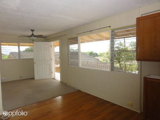 Building Photo - 1707 Royal Palm Dr