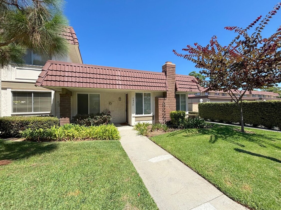 Primary Photo - Upgraded 2 Bedroom Condo available in Cypress