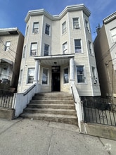 Building Photo - 147 Beech St