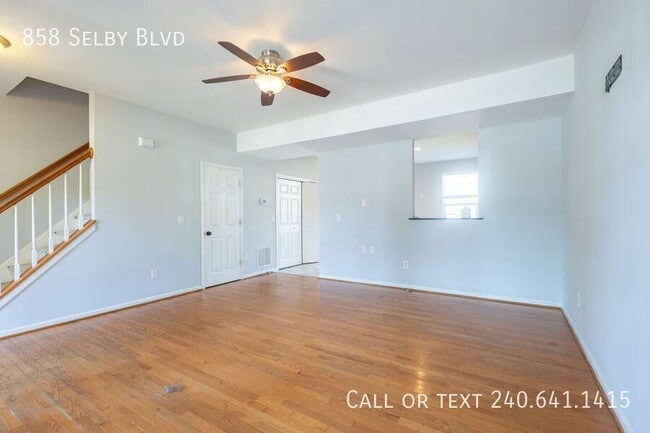 Foto del edificio - 858 Selby Blvd