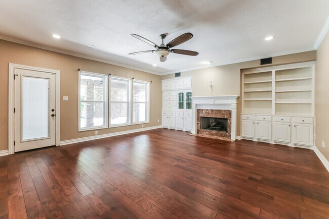 Building Photo - 411 S Cypress Estates Cir