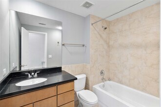 Building Photo - 1312 Live Oak St