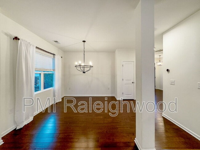 Foto del edificio - 1017 Thoughtful Spot Ln