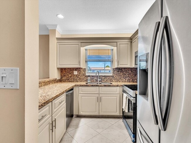 Foto del edificio - 333 SE 20th Ave