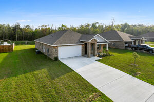 Building Photo - 1006 Enclave Cir