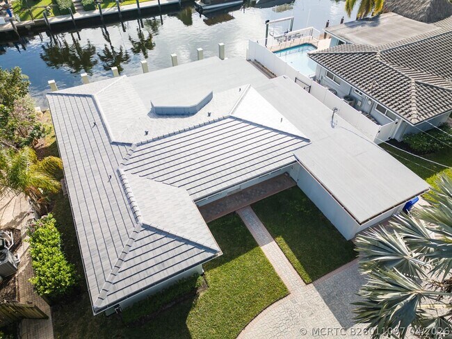 Foto del edificio - 270 SE 9th Ct