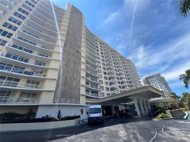 Photo - 5600 Collins Ave Apartment