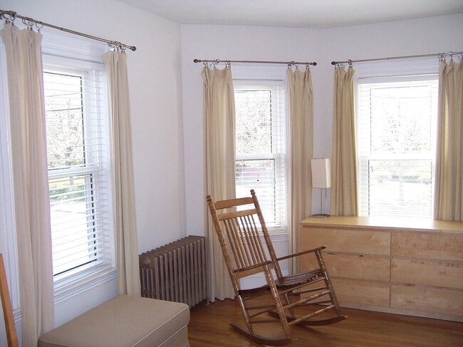 Building Photo - 474 Main St