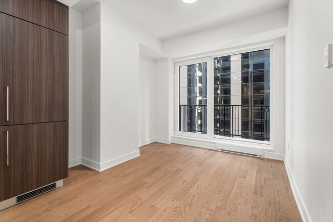 Photo du bâtiment - 1528 Rue Sherbrooke O