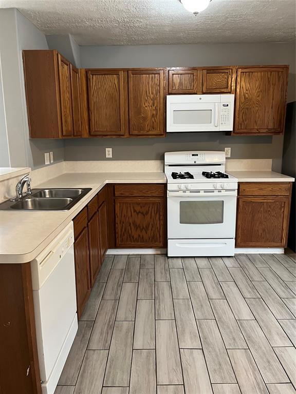 Foto del edificio - 8930 Clearbourne Ln
