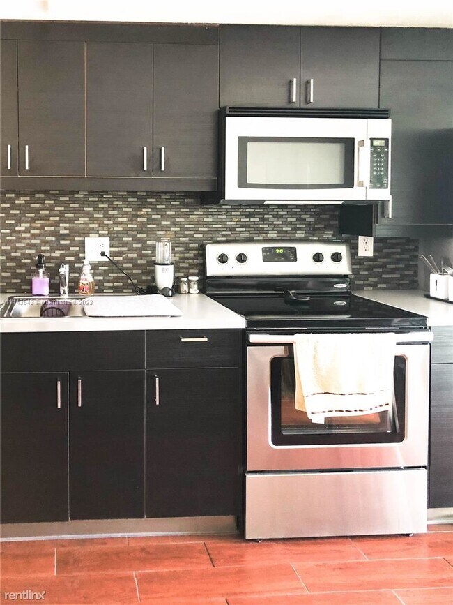 Building Photo - 3 br, 2 bath House - 3582 W 80th St