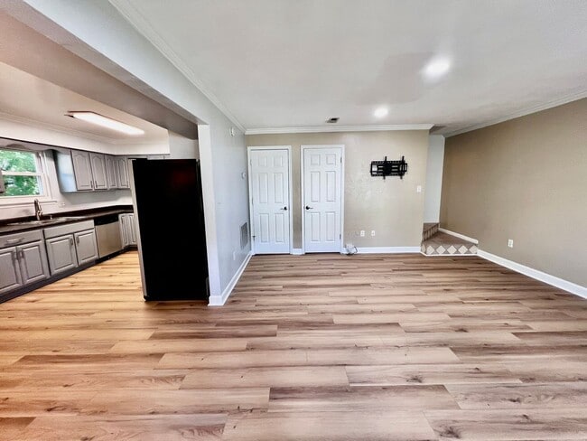 Building Photo - Super Cute Condo off Shore Drive in VB