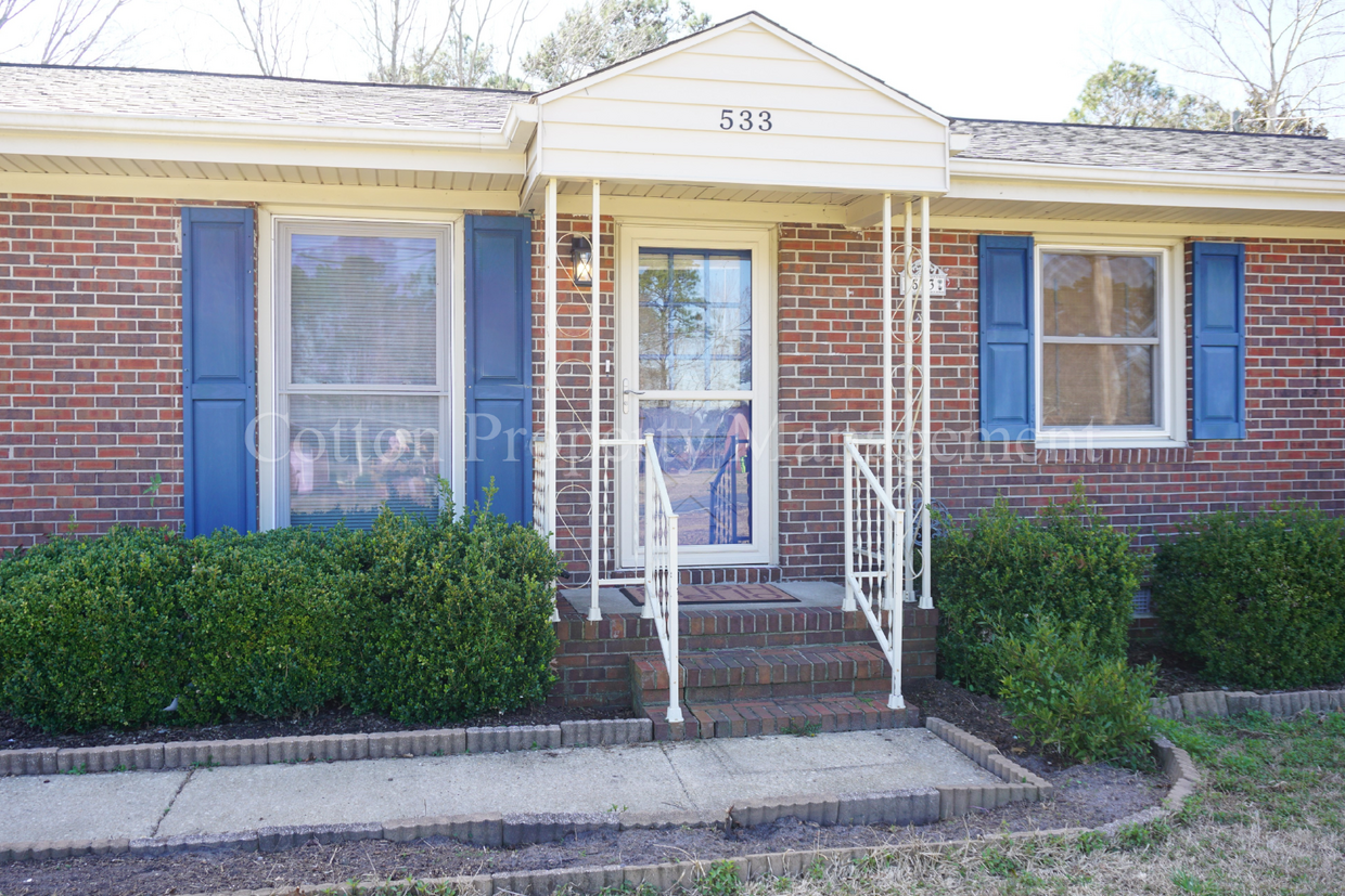 Primary Photo - 3BR/1.5BA - Just off of College Road in Mo...