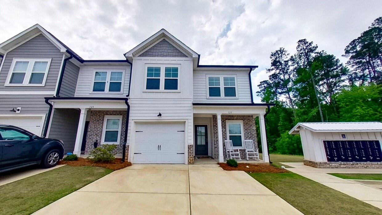 Primary Photo - Well Kept Columbia County Rental