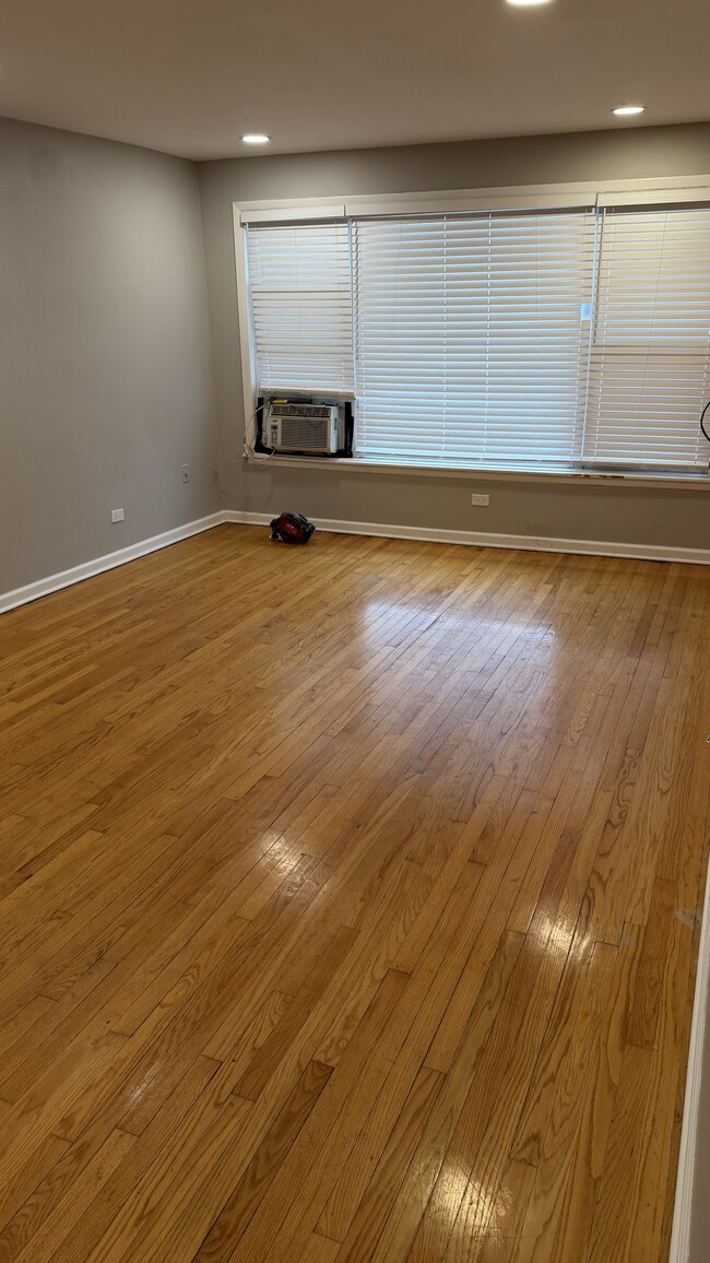 Building Photo - 456 Oglesby Ave