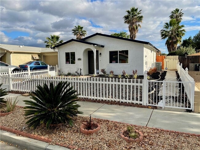 Foto del edificio - 1887 Cll Amargosa