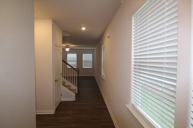 Building Photo - 51 Briarwood Dr W
