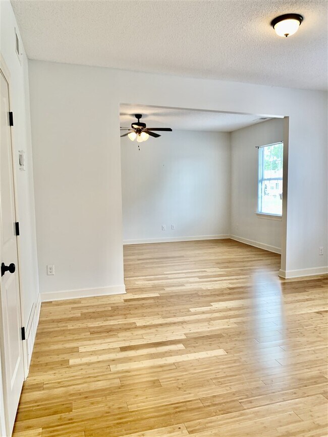 Building Photo - 1530 Dellwood Ave