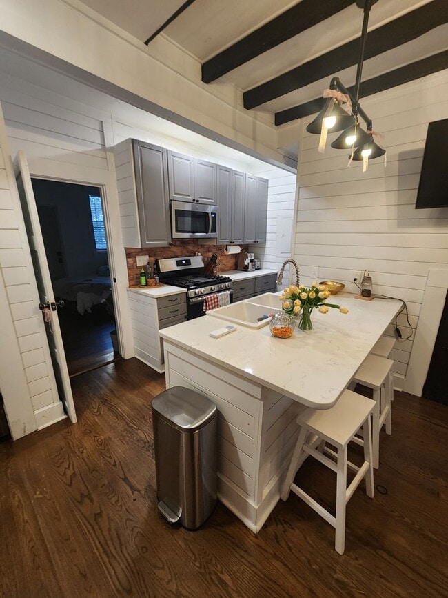 Photo - 10C - Coming Street Apartment