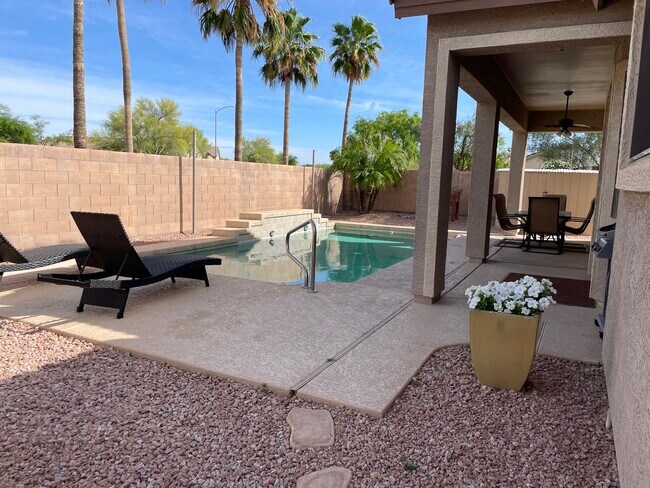 Foto del edificio - 17646 N 168th Dr