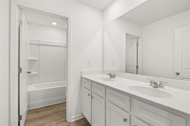 Foto del edificio - 874 Evergreen Rd