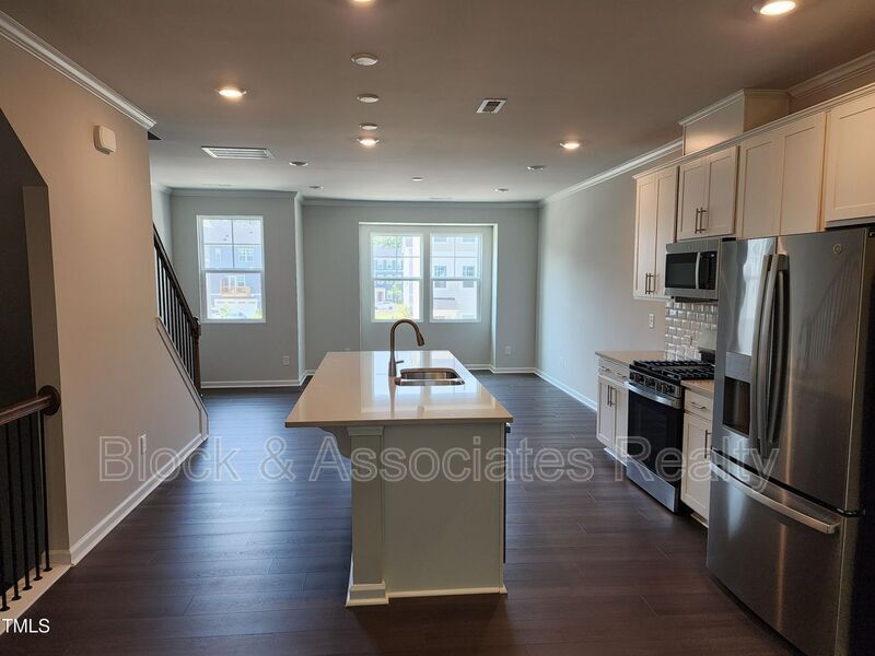 Foto del edificio - 430 Deercroft Dr