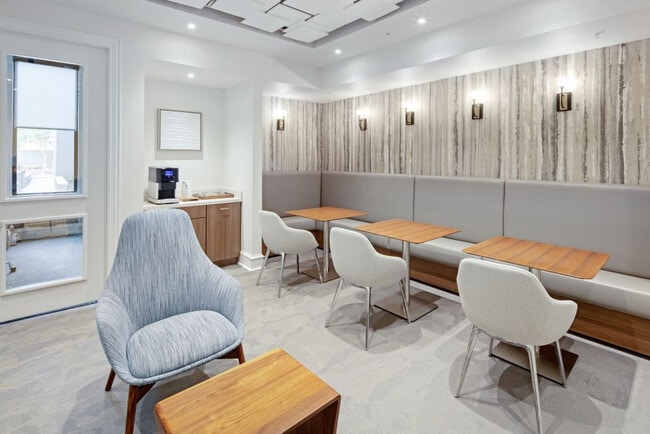 Building Photo - Rienzi at Turtle Creek