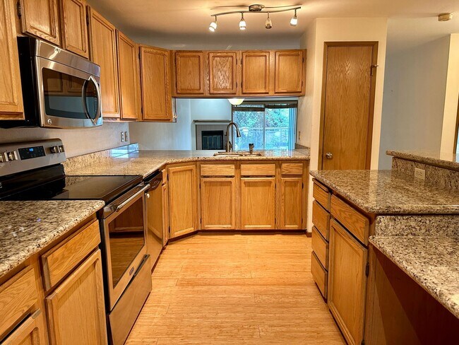 Foto del edificio - 2 bed/2 bath on Greenlake. Pet Friendly! S...