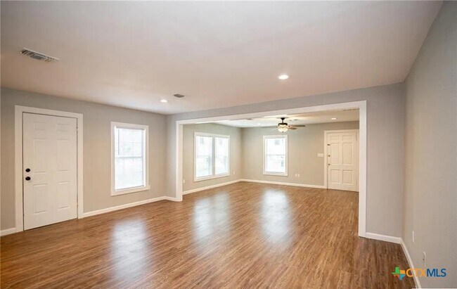 Foto del edificio - 2003 Woodlawn St