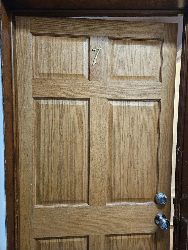 Primary Photo - 1525 University Ave