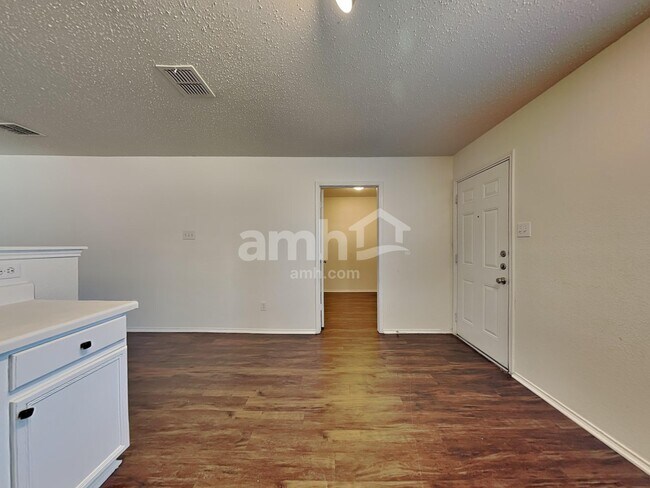 Foto del edificio - 2509 Margaret Ln