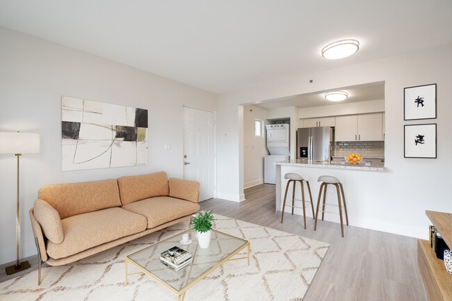 Building Photo - Legacy at Brickell