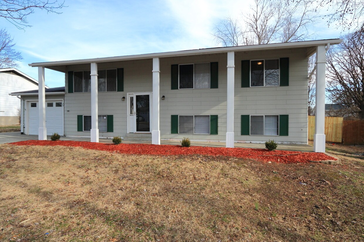 Primary Photo - 29 Carpenter Dr