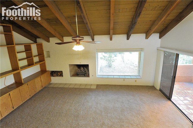 Building Photo - 835 E Placita Del Mirador