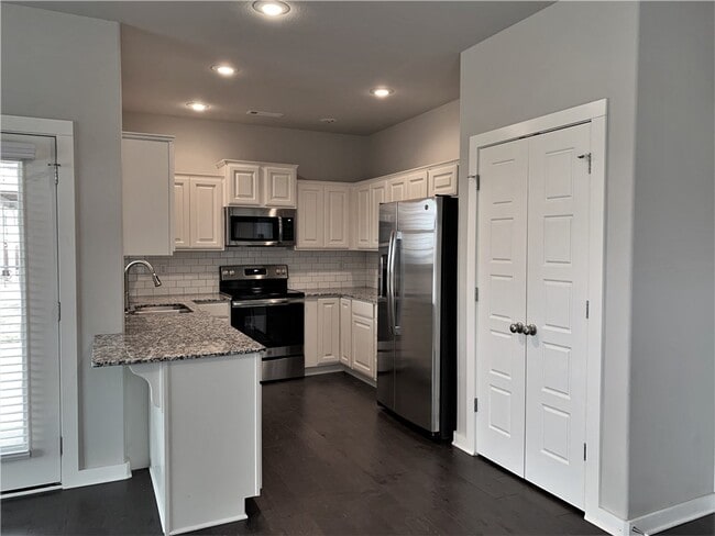 Foto del edificio - 3901 SW Peachwood Dr