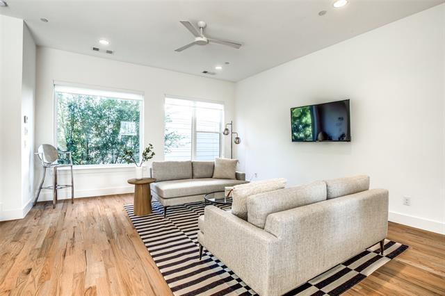 Foto del edificio - 5022 Belmont Ave