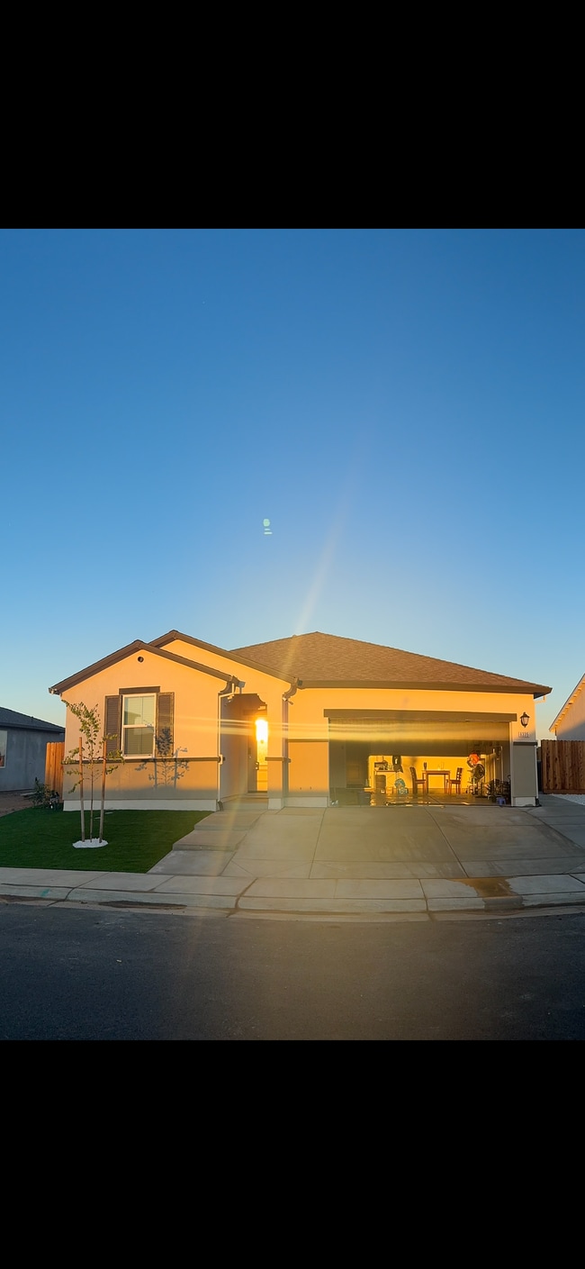 Building Photo - 6335 Katrina Dr