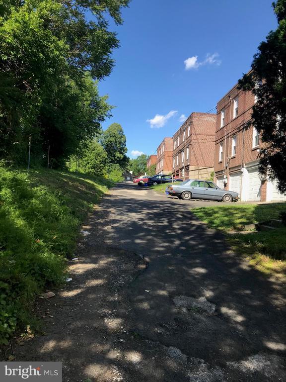 Foto del edificio - 636 Park Ln