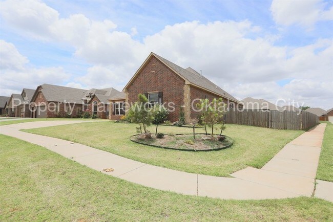 Building Photo - Gorgeous 4/2..5/2 home in Bent Wood Creek.