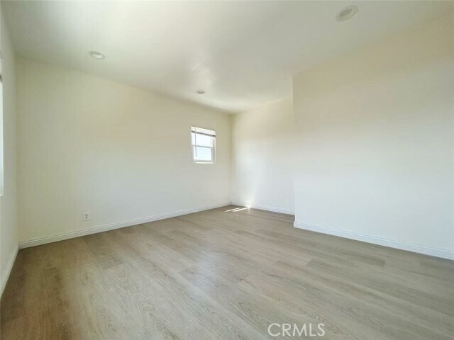 Foto del edificio - 420 E Broadway