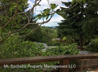 Foto del edificio - 6 br, 3 bath House - 515 Fulvue St