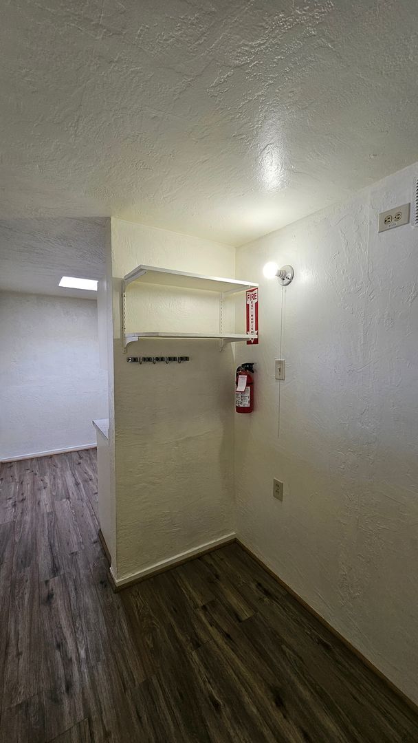 Building Photo - 2 bed with a office