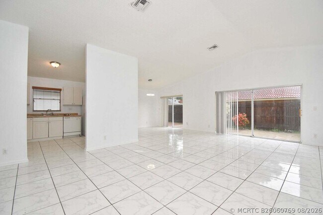 Foto del edificio - 1456 Waterway Cove Dr