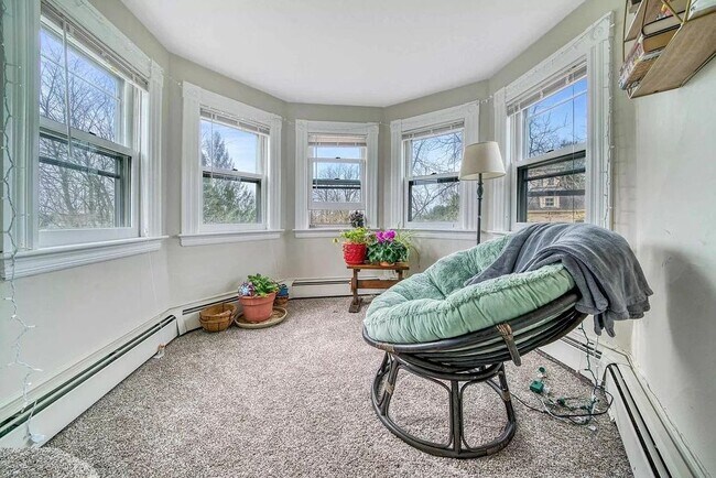 Building Photo - 20 Crescent St