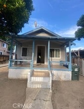Building Photo - 7044 Pierce Ave