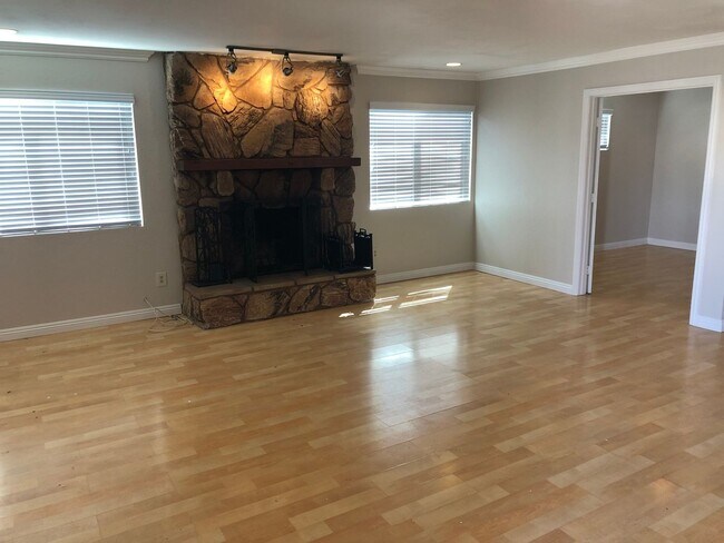 Building Photo - ***MAJESTIC MIRA MESA , UPGRADED 1 STORY H...